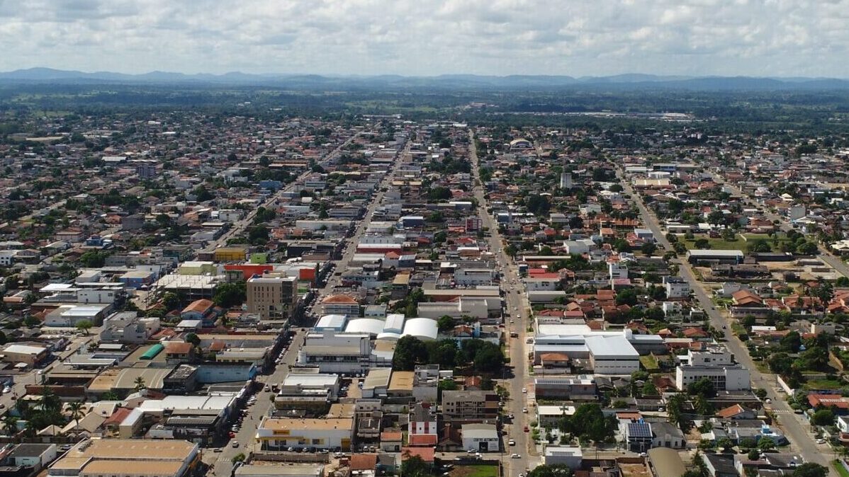 Cláudia de Jesus reivindica mapeamento de terras estaduais em Ji-Paraná para combater subutilização