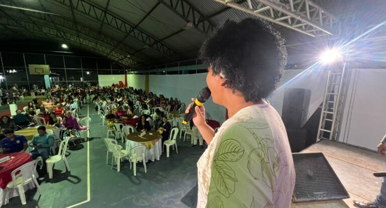 Deputada Sílvia Cristina participa da inauguração do barracão da feira em Parecis