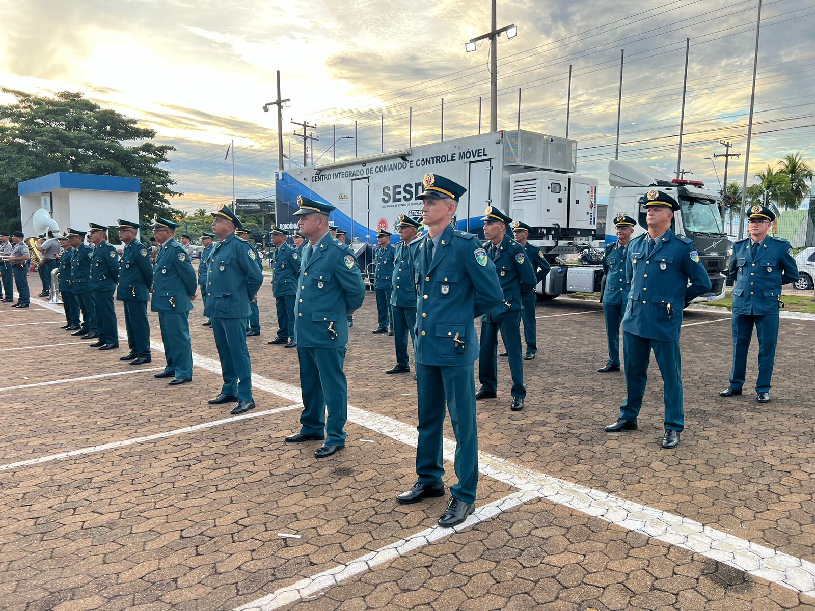 Deputado Ribeiro do Sinpol celebra reforço de 22 tenentes no quadro de oficiais da Polícia Militar - News Rondônia
