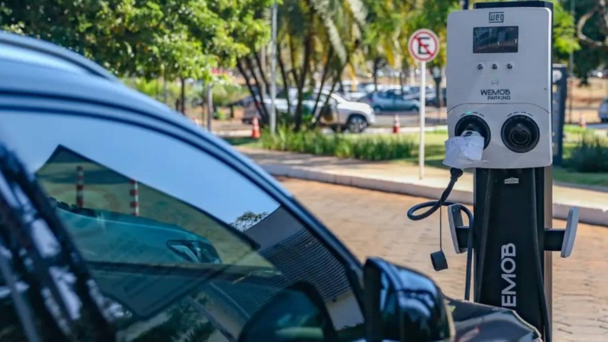 Ieda Chaves propõe isenção de IPVA para veículos elétricos e híbridos em Rondônia