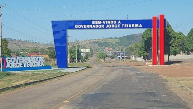 Cláudia de Jesus solicita ao DER recapeamento da RO-463 em Governador Jorge Teixeira