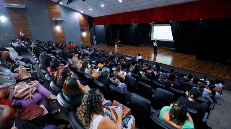 Servidores públicos municipais recebem palestra sobre ética e integridade
