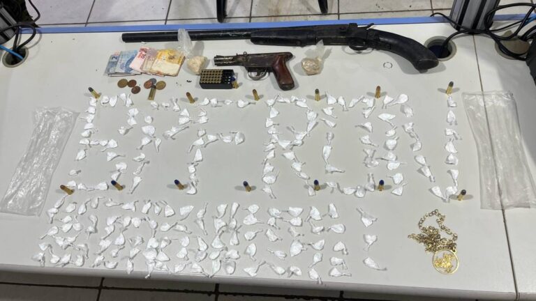 Homem é preso pela Polícia Militar na Zona Leste de Porto Velho com armas de fogo e drogas