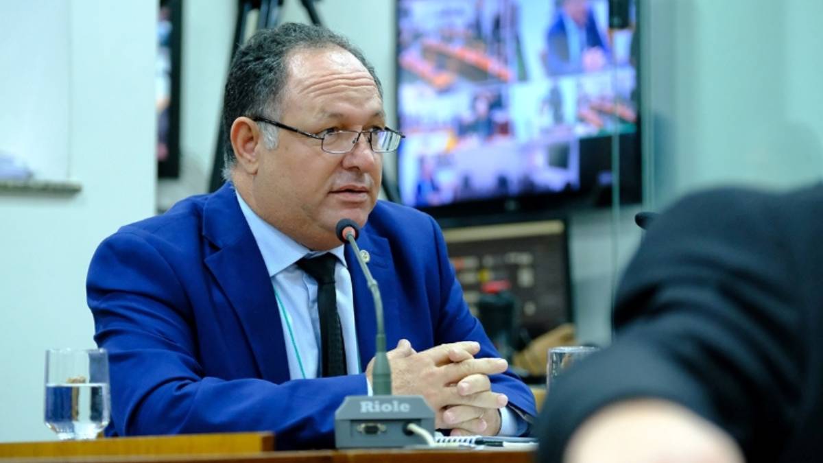 Pedro Fernandes encaminha reclamação de moradores por problemas na queda de energia elétrica em Ariquemes