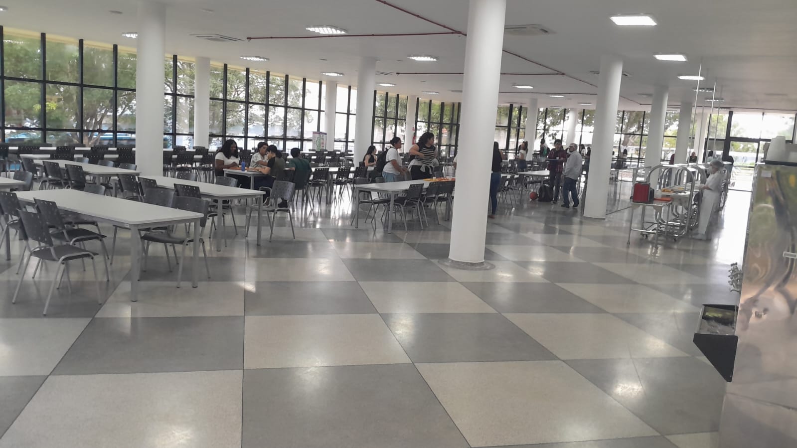 Restaurante universitário abre as portas após uma década de luta: 'tudo estava muito gostoso' - News Rondônia