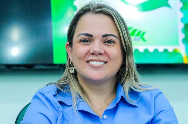 Cláudia de Jesus reivindica licença-prêmio para servidores da Emater