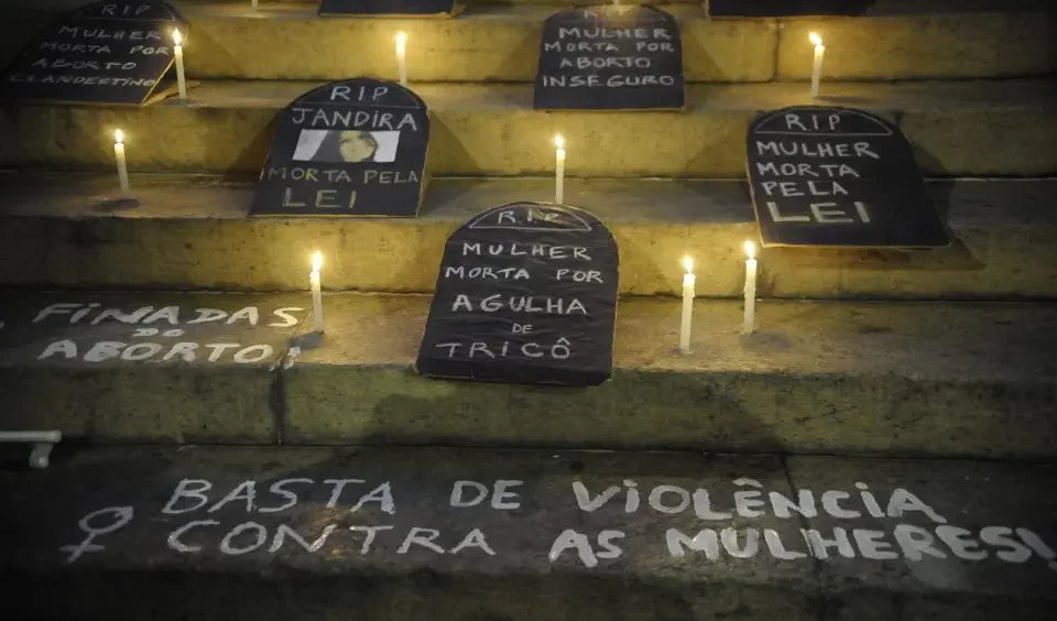 Mais de 10,5 mil mulheres foram vítimas de feminicídio no Brasil desde 2015, aponta levantamento do Fórum Brasileiro de Segurança Pública
