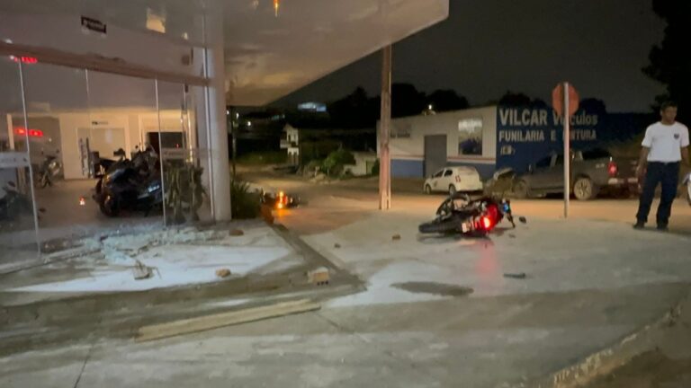Sete elementos encapuzados arrombam concessionária de motos e roubam várias motocicletas