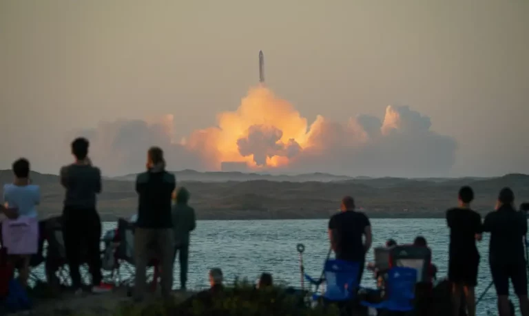 Nave espacial da SpaceX desintegra após maior parte do 3º voo de teste