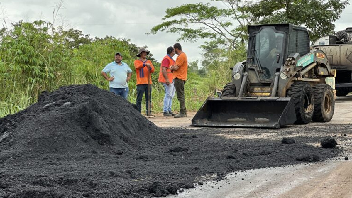 Serviços de recuperação asfáltica são executados na Rodovia-470, sentido Mirante da Serra - News Rondônia