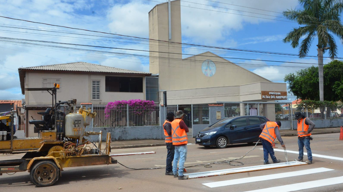 Vereador Márcio Pacele garante revitalização da faixa de pedestres em frente à Igreja Nossa Senhora do Amparo - News Rondônia