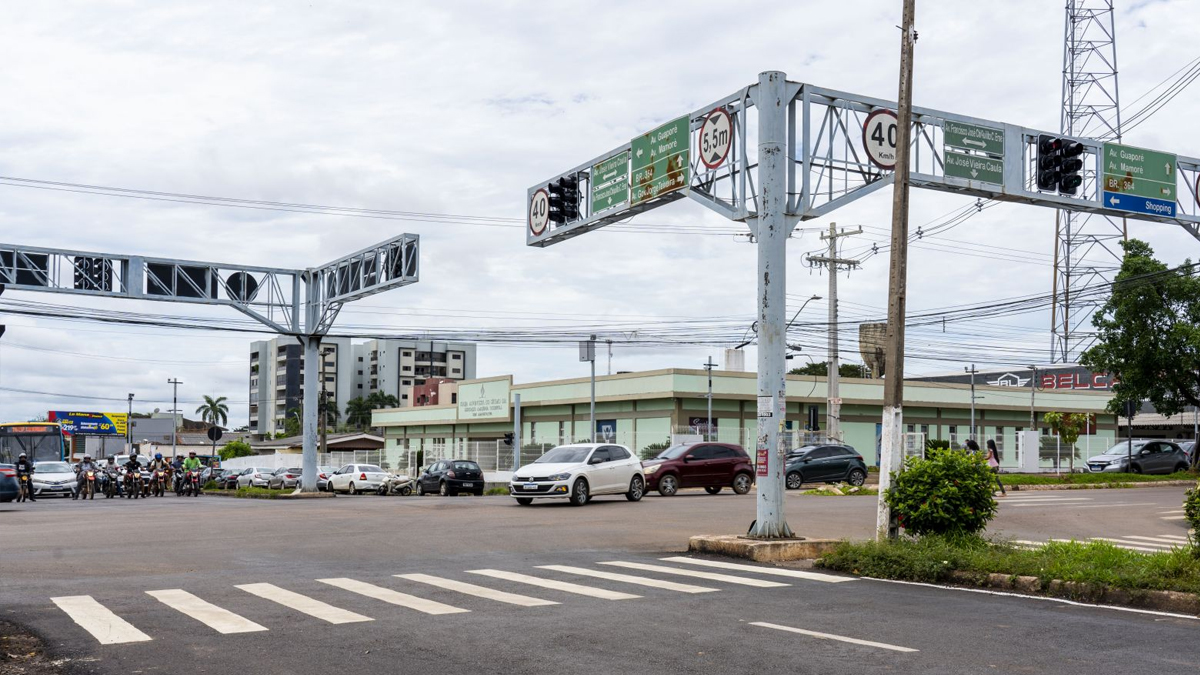 Prefeitura de Porto Velho leva recapeamento asfáltico e sinalização para a av. José Vieira Caúla - News Rondônia