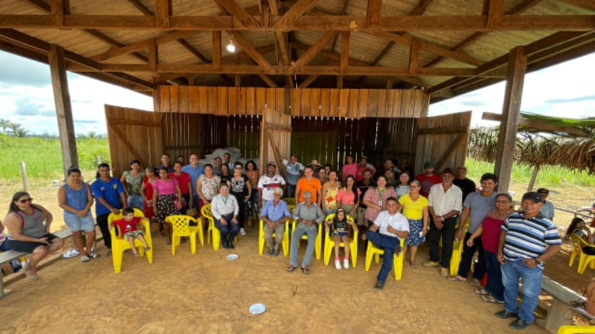 Deputado Alan Queiroz entrega 10 toneladas de calcário a produtores de União Bandeirantes - News Rondônia