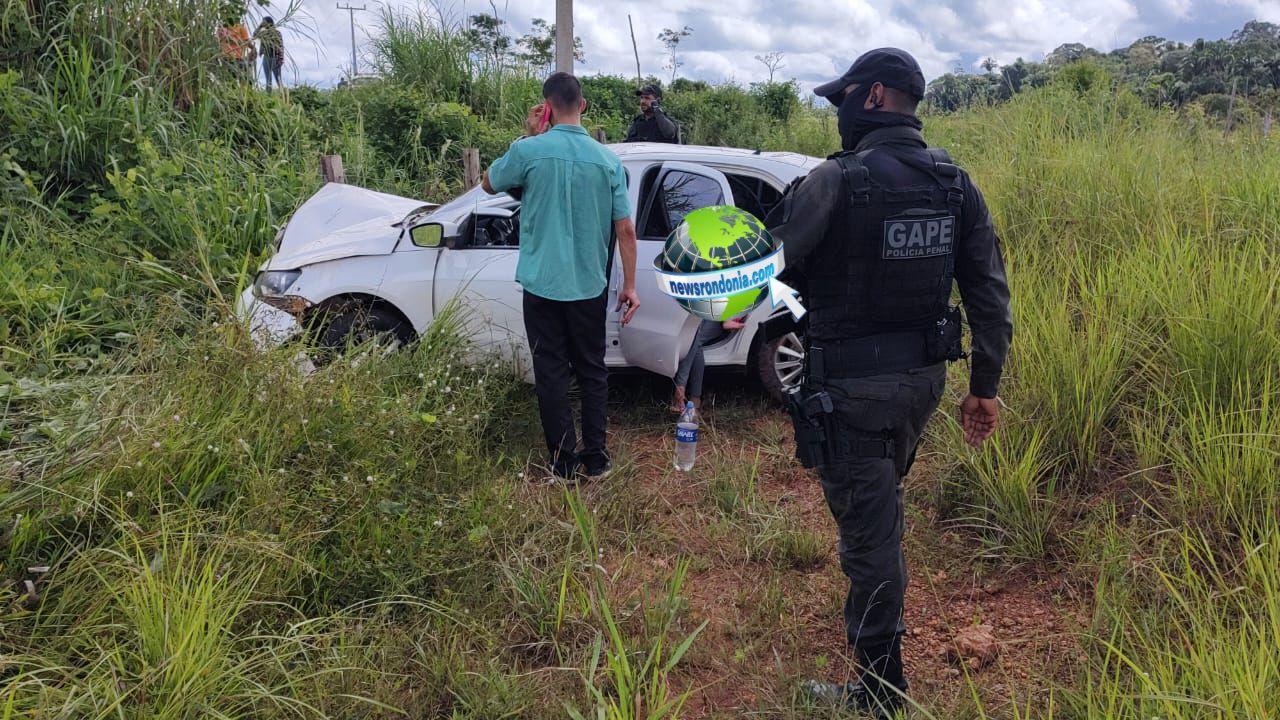 Capotamento deixa três feridos na Estrada da Penal em Porto Velho