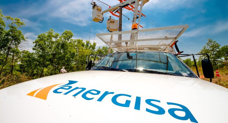 Oportunidade Única: Curso Gratuito de Formação de Eletricista de Redes de Distribuição em Rondônia