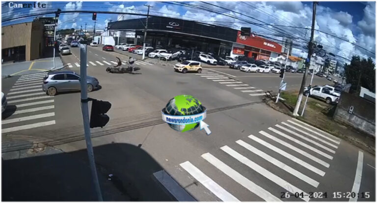Câmera registra batida entre motos que deixou dois feridos em Porto Velho