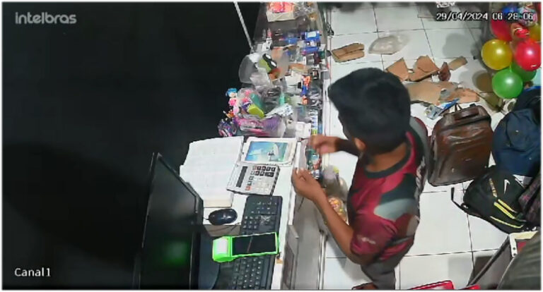 ASSISTA: Ladrão é filmado furtando em quiosque na rodoviária em Porto Velho