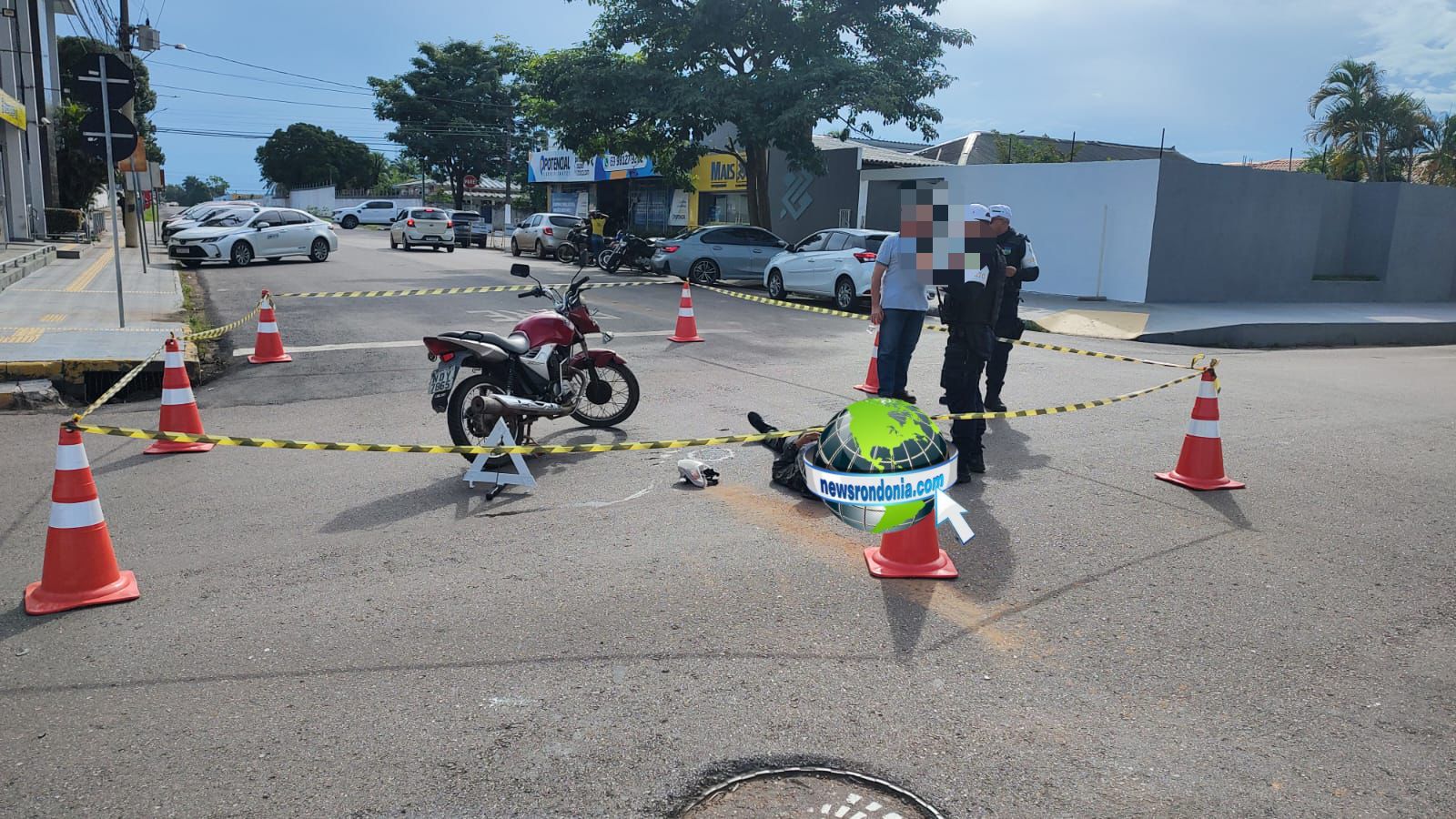 Motociclista fica ferido em acidente com carro no centro