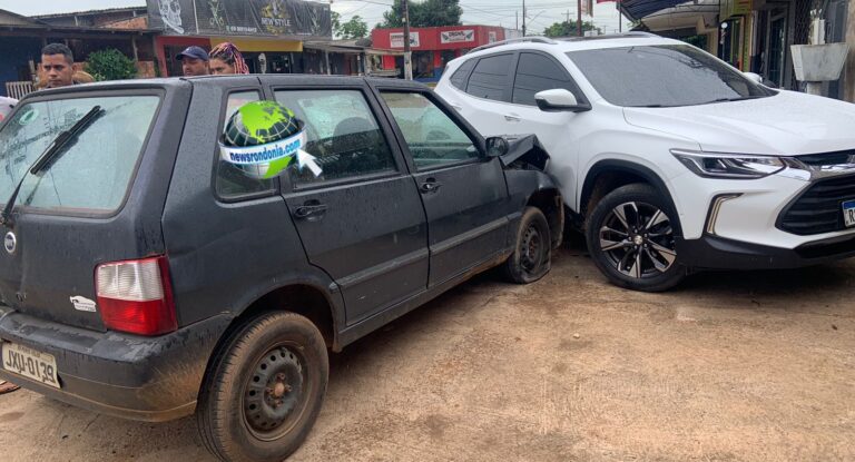 Acidente entre três veículos deixa duas vítimas na zona leste
