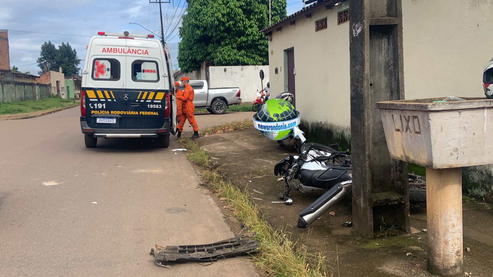 Acidente deixa piloto de XT ferido na zona sul