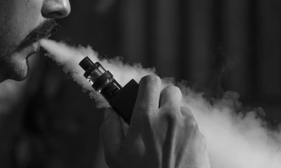 Maioria da Anvisa mantém proibição de cigarros eletrônicos no país