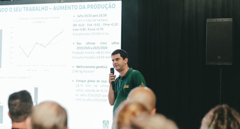 Estratégias inteligentes e inovação impulsionam mercado de grãos na Sicoob Agrotech 
