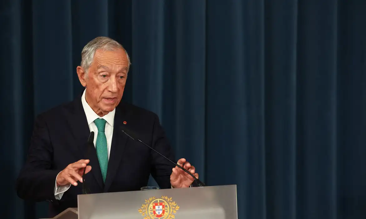 Presidente português diz que país deve "pagar custos" da escravidão