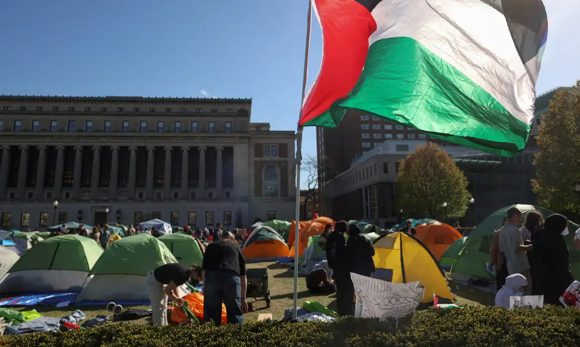 Universidades dos EUA têm protestos pró-Palestina; autoridades reagem