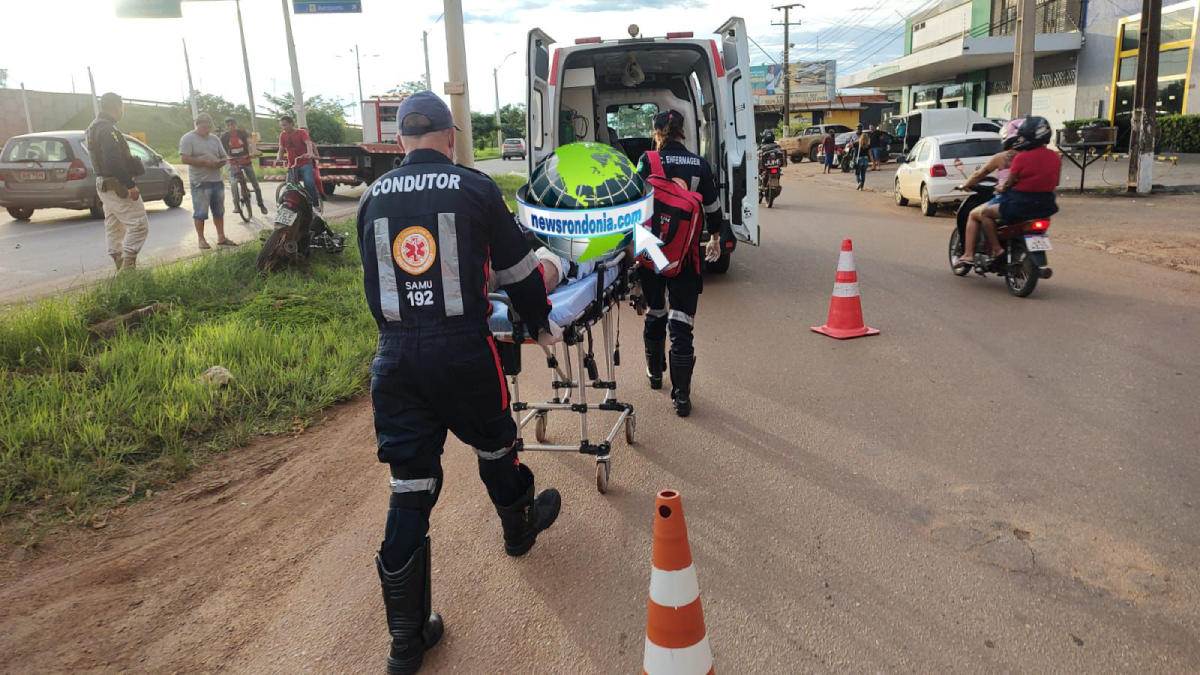 Motociclista quase morre esmagado por caminhão em acidente na BR-364 em Porto Velho - News Rondônia