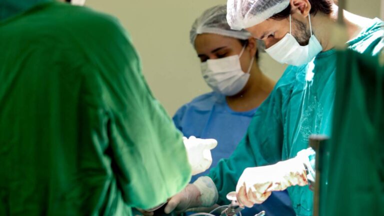 Primeiro transplante ósseo da região Norte acontece no Hospital de Base Dr. Ary Pinheiro, nesta terça-feira (16) - News Rondônia