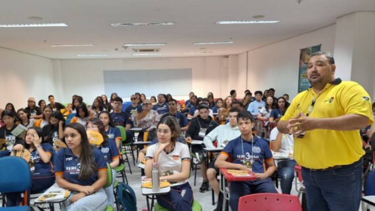 Estudantes participam de atividades durante lançamento da Campanha Maio Amarelo, em Porto Velho
