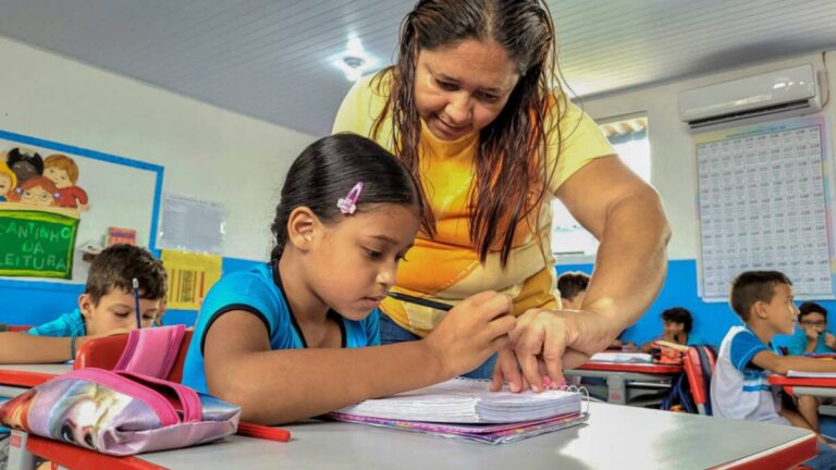Publicado resultado final do processo seletivo para contratação de professores Classe C, cuidador e intérprete de Libras - News Rondônia