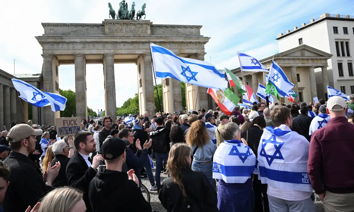 Alemanha acusa Irã de levar Oriente Médio "à beira do precipício"