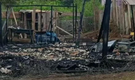 Morador morre carbonizado durante incêndio em residência