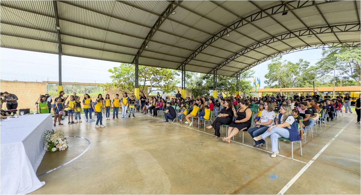 Prefeitura entrega escola ampliada e reformada para comunidade de Aliança