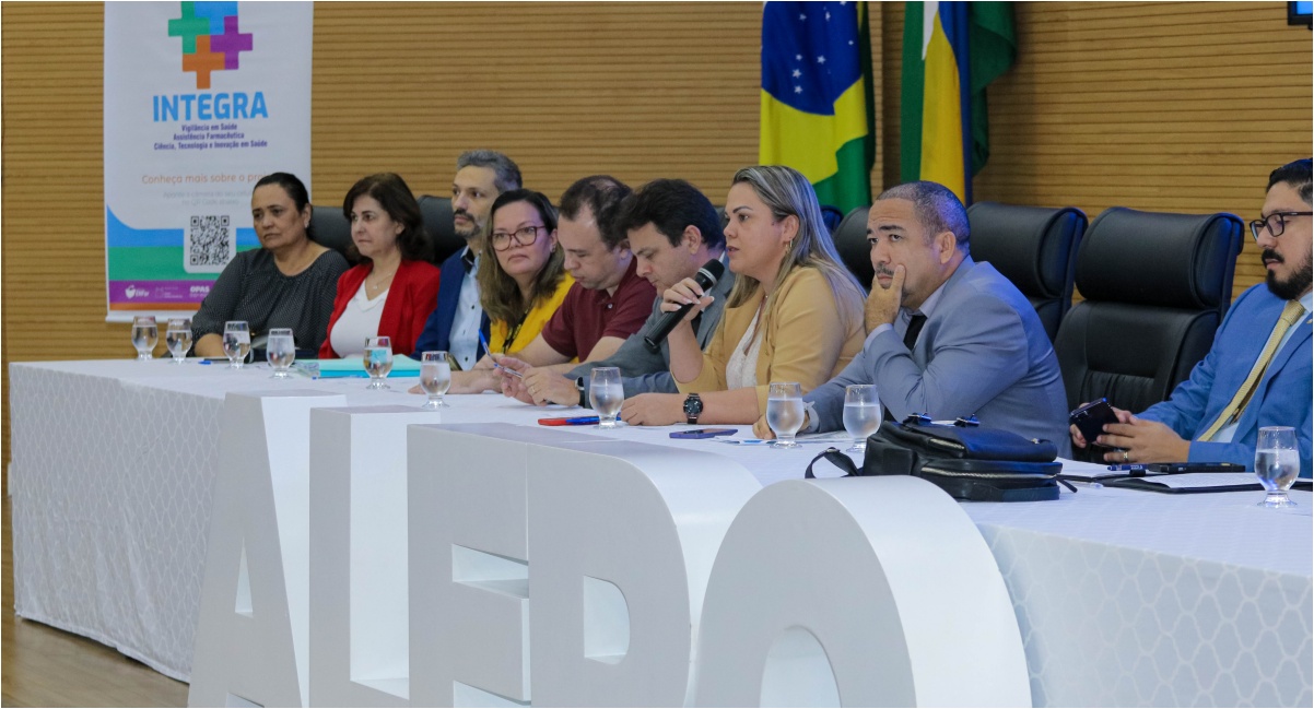 Cláudia de Jesus defende avanços nas políticas de acesso a medicamentos em Rondônia