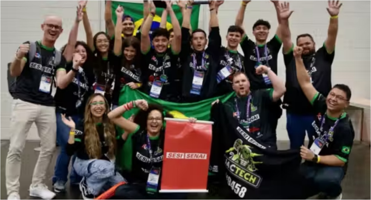 Alunos brasileiros têm vitória inédita no maior torneio de robótica do mundo