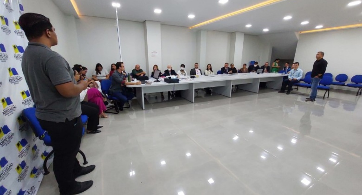 Semusa promove reunião estratégica para atualização de normas do licenciamento sanitário