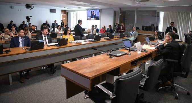 Comissão aprova multa em dobro para condenado por corrupção