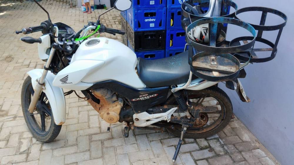 Durante ação para recuperar moto e carros furtados, policiais prendem homem que ameaçou matar mãe e filha
