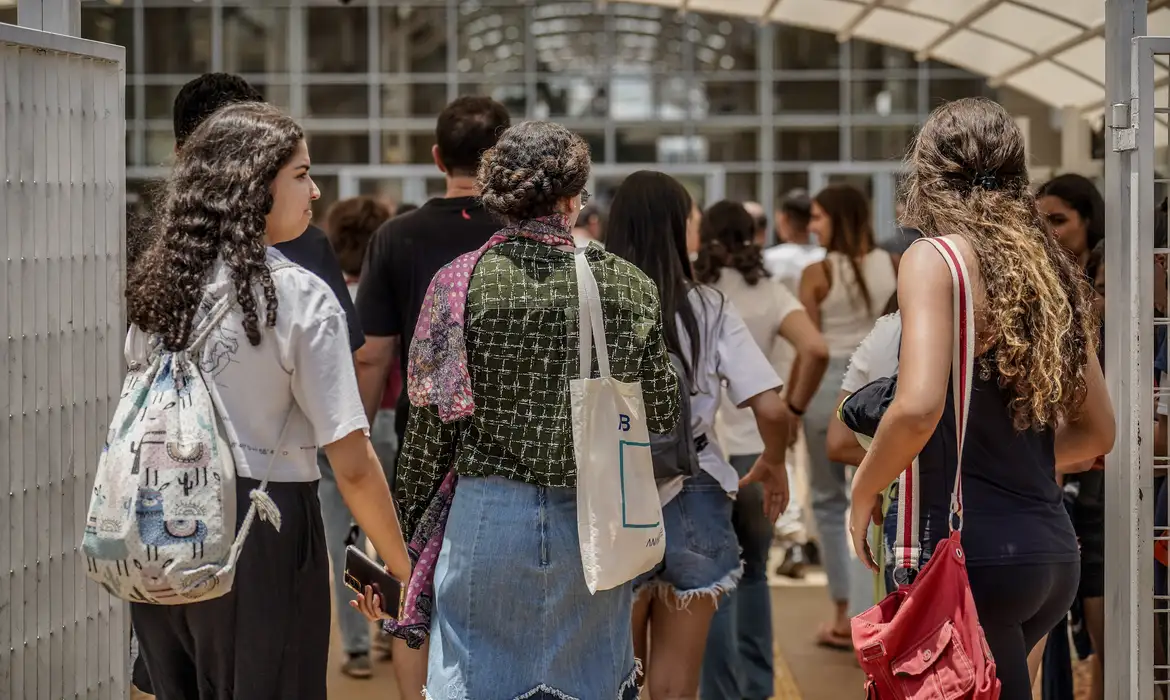 Dados para inscrição no Prouni devem ser entregues até hoje