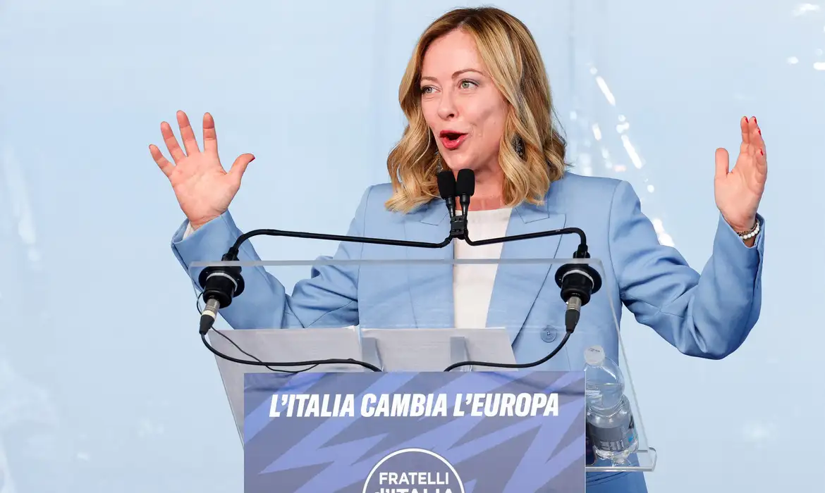 Premiê italiana Meloni anuncia candidatura às eleições europeias