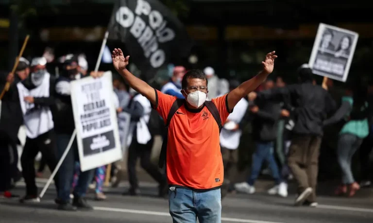 Central sindical argentina anuncia greve geral contra governo Milei