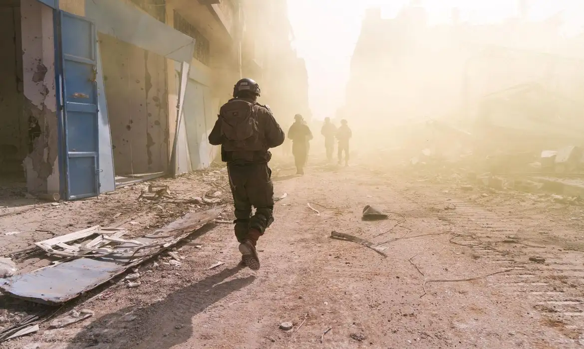 Israel anuncia retirada de tropas terrestres do sul de Gaza