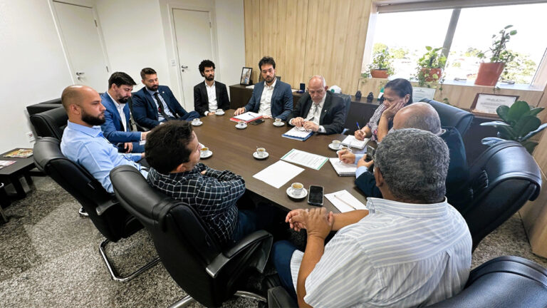 Cláudia de Jesus acompanha com o governo federal desintrusão da TI Karipuna - News Rondônia