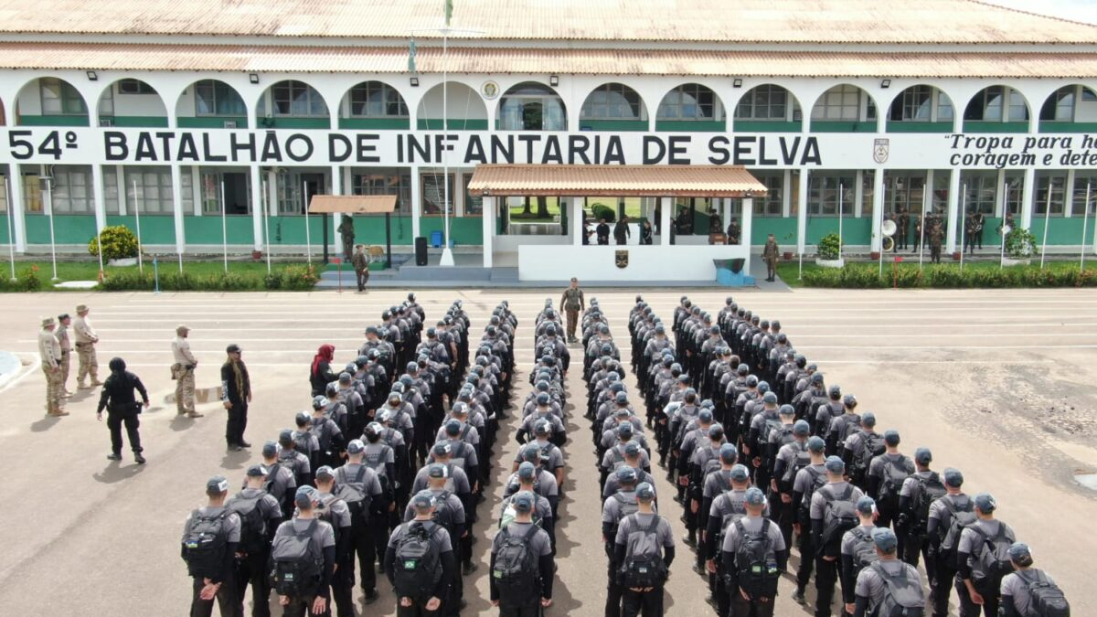 Técnicas de sobrevivência na selva são passadas pelo 54º BIS para alunos da Academia da Polícia Civil de Rondônia - News Rondônia
