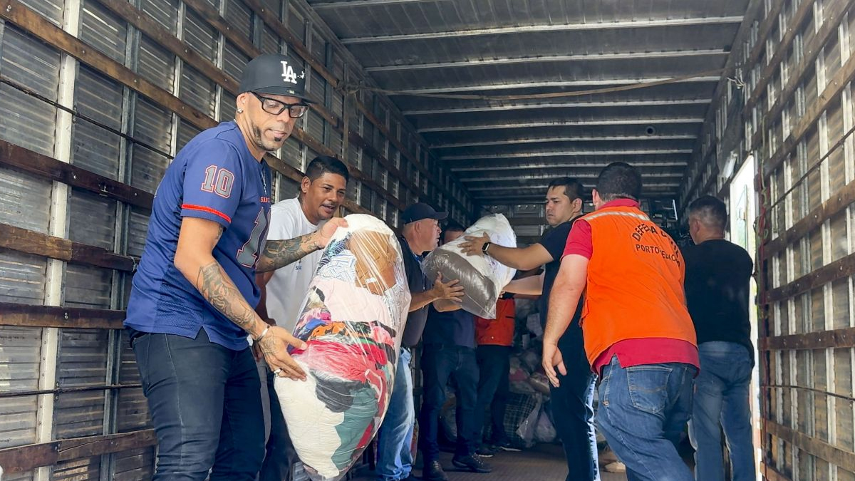 SOLIDARIEDADE: Primeiro caminhão com donativos arrecadados em Porto Velho é carregado com destino ao Rio Grande do Sul - News Rondônia