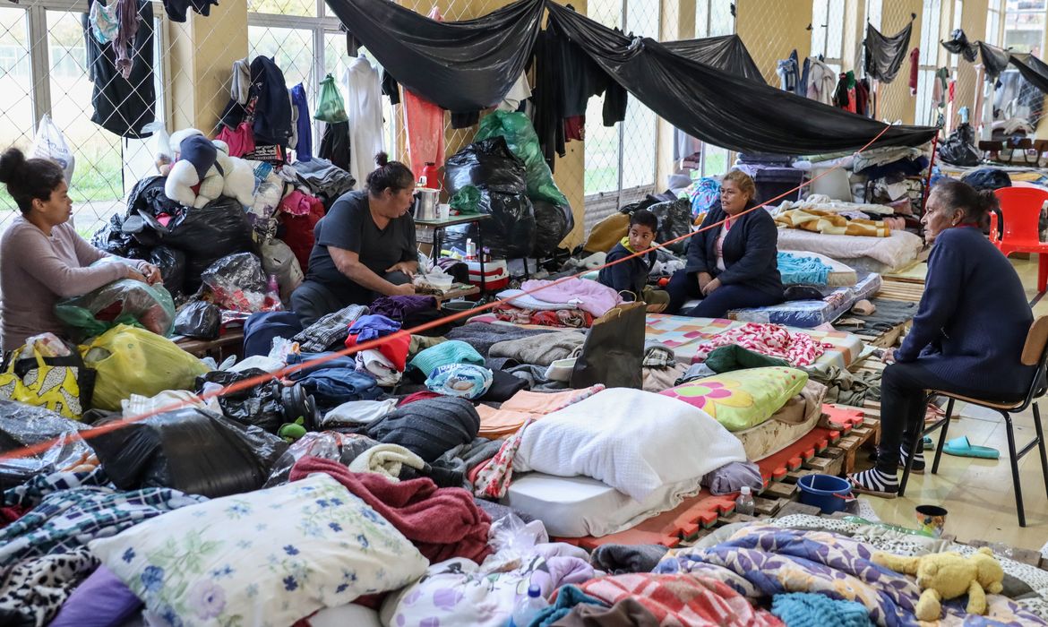 RS construirá "cidades temporárias" para acolher vítimas das enchentes