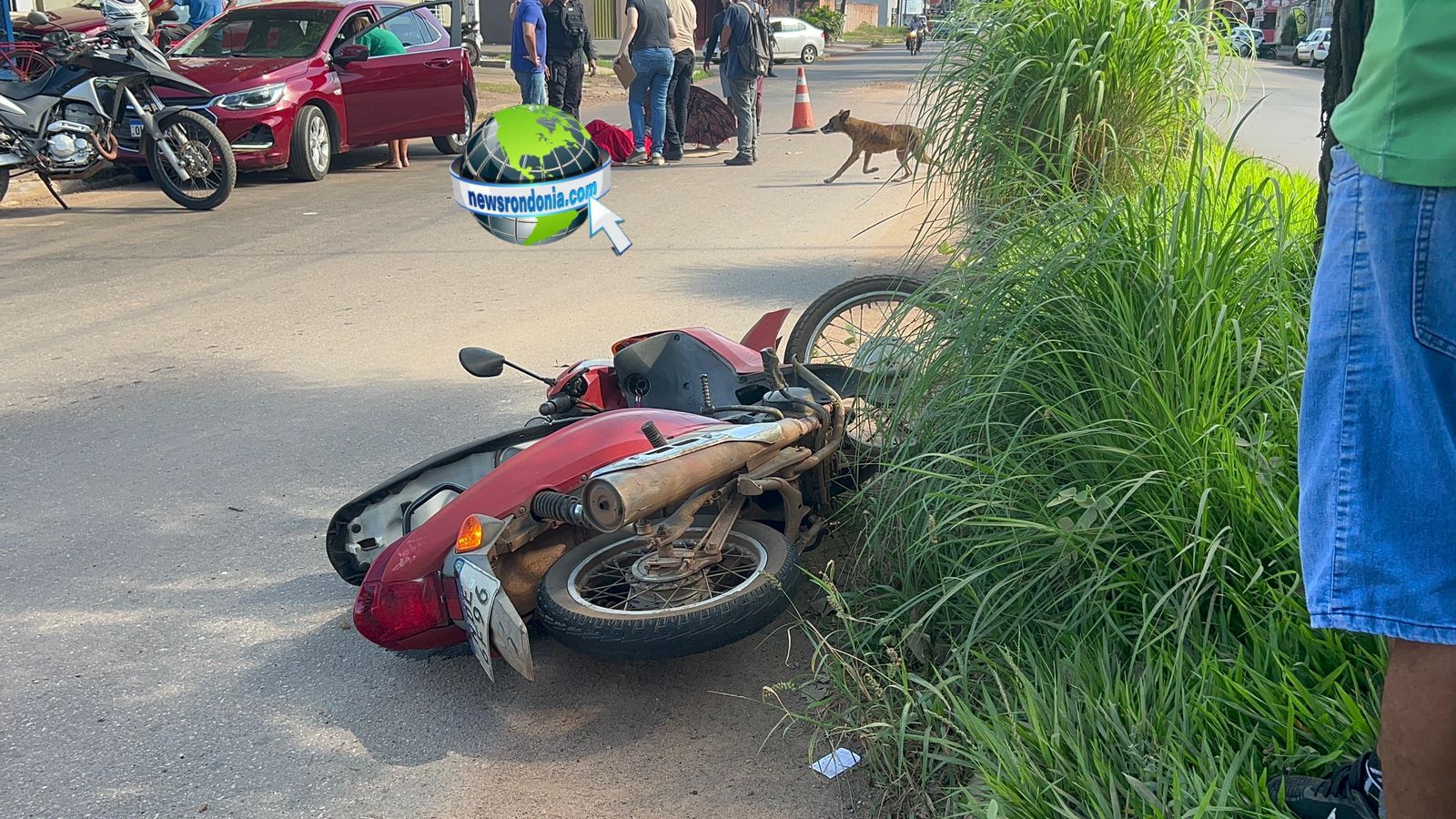 Motociclista tem várias lesões após acidente com Onix na Avenida Guaporé