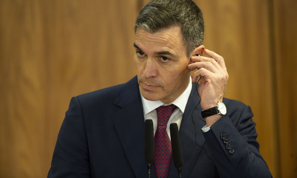 Espanha anuncia 1 bilhão de euros de ajuda militar a Kiev